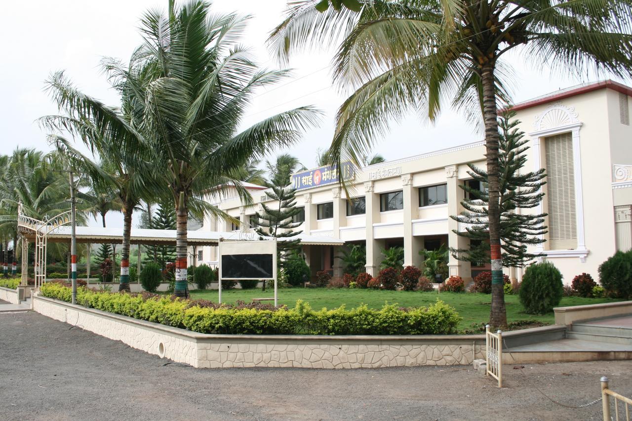 Hotel Sai International Peth  Extérieur photo