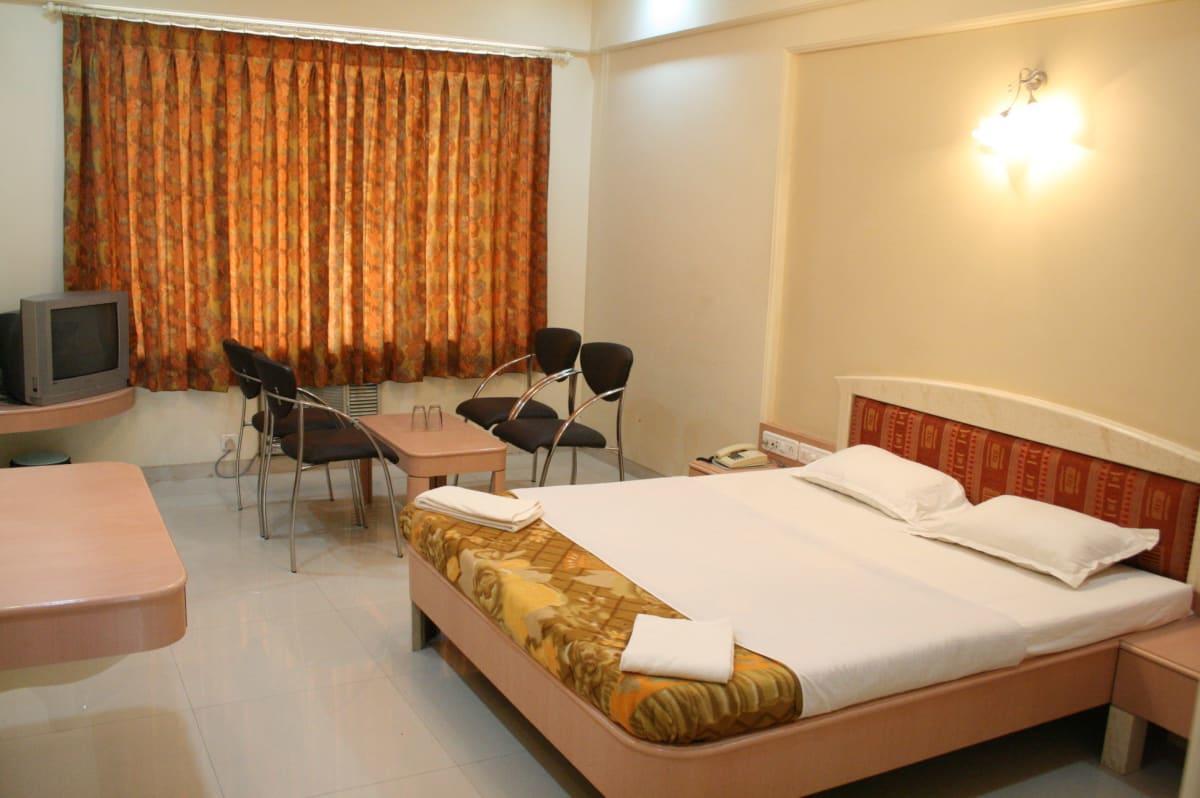 Hotel Sai International Peth  Extérieur photo