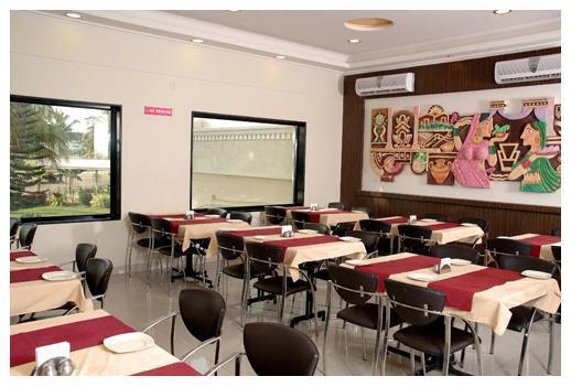 Hotel Sai International Peth  Extérieur photo