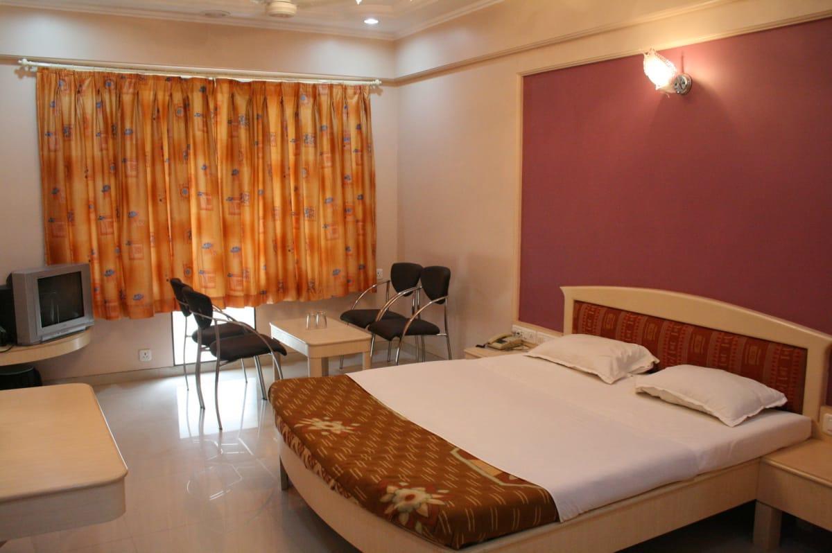 Hotel Sai International Peth  Extérieur photo
